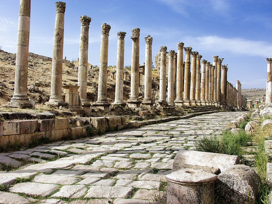 Review of Recovering the Lost Tools of Learning by Douglas Wilson